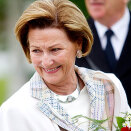 Dronning Sonja under besøket i Bruflat i Etnedal (Foto: Kyrre Lien / Scanpix)